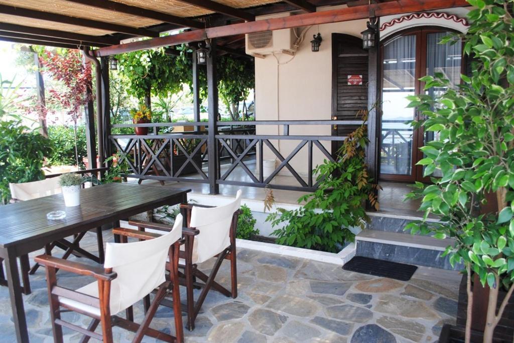 Pension Antonakis Ouranoupolis Greece エクステリア 写真